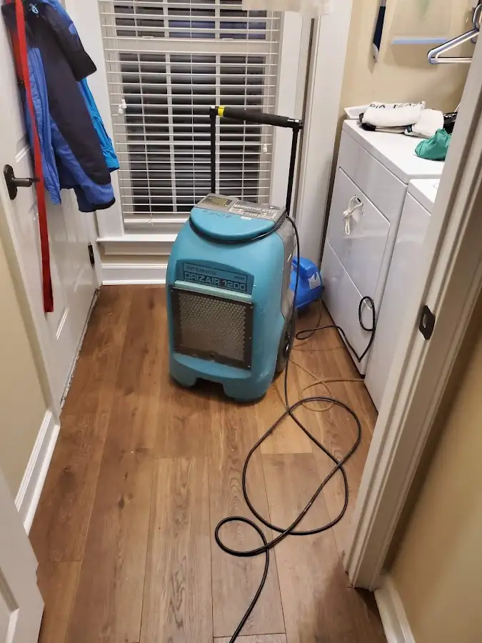 Commercial dehumidifier deployed for Crawl Space Restoration in Reedley